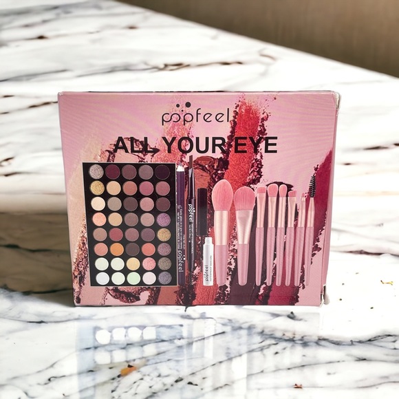 Pop Feel “All your Eye” eyeshadow palette + makeup set - Picture 3 of 7